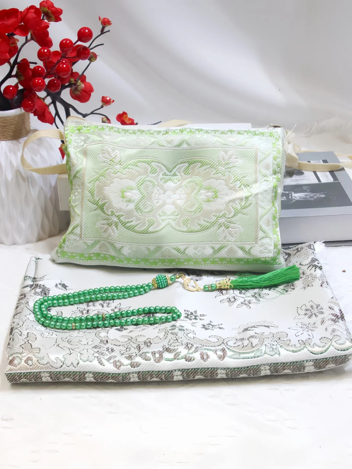 Muslim Prayer Rug Gift Set with Beads & Portable Bag