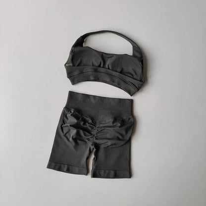 2-Piece Seamless Yoga Set – Women's Halter Sports Bra & Shorts