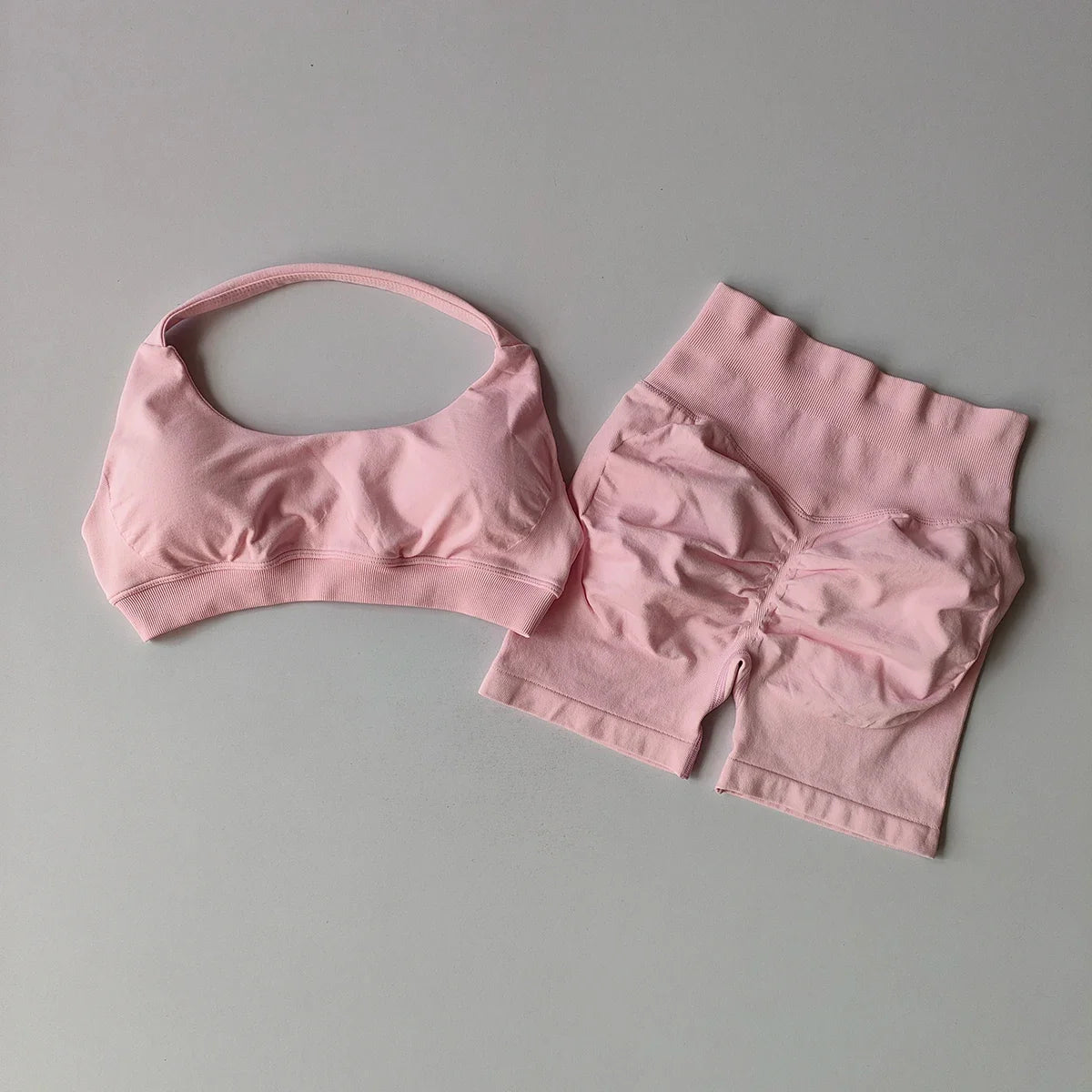 2-Piece Seamless Yoga Set – Women's Halter Sports Bra & Shorts