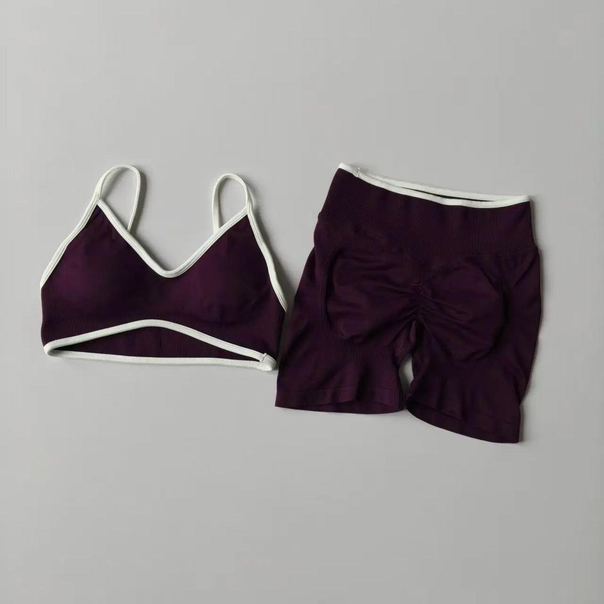 Seamless Yoga Set Women 2-Piece Sports Bra & Booty Shorts