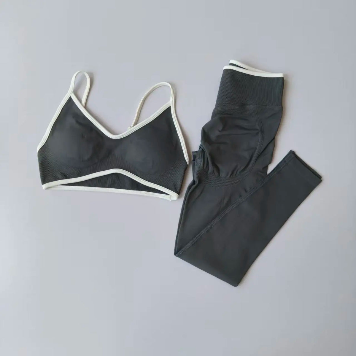 Seamless 2-Piece Yoga Set for Women – Sports Bra & High Waist Leggings