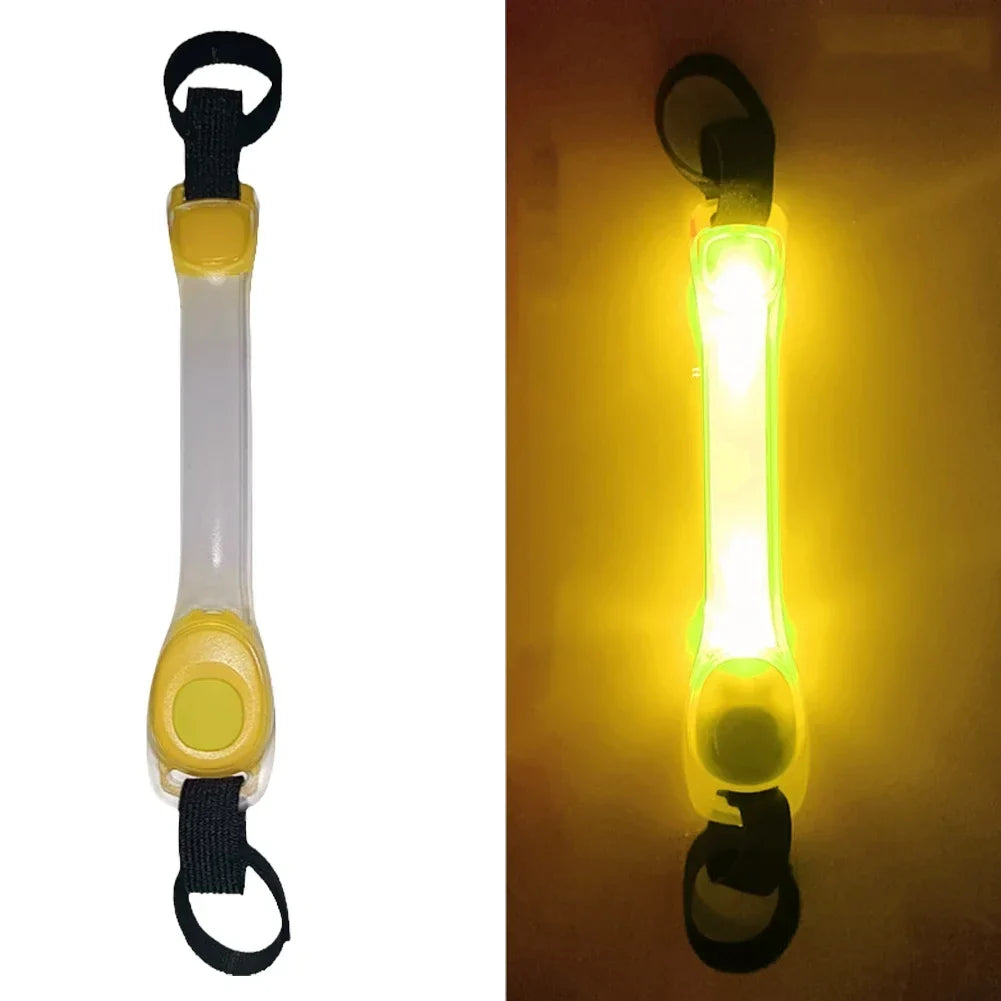 LED Dog Safety Light Pendant – Waterproof Glowing Collar Clip