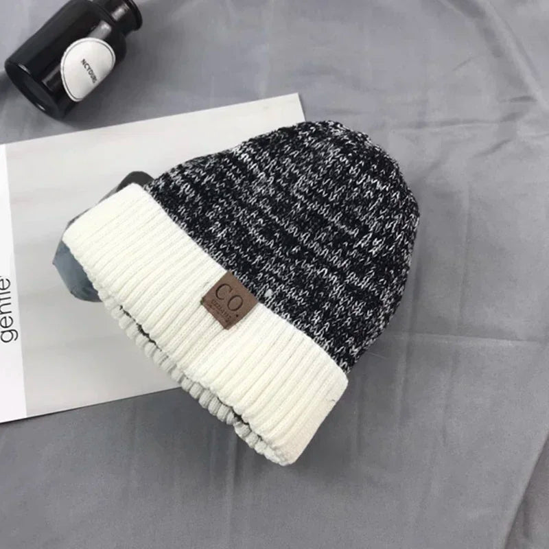 Fleece-Lined Knit Beanie Hat – Warm Winter Ski Cap for Men & Women