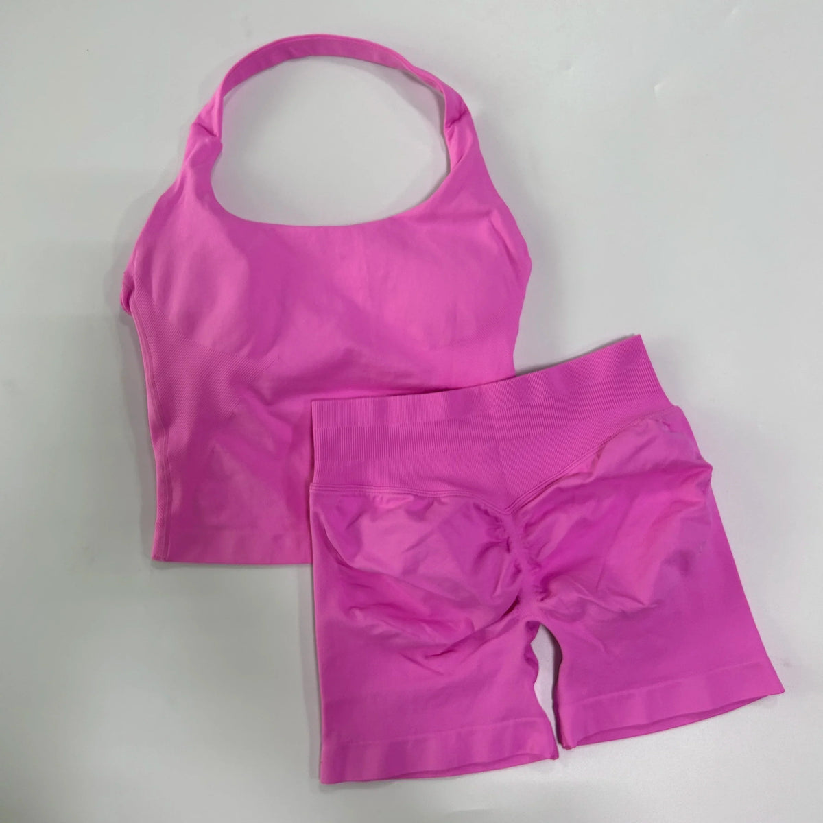 Seamless 2-Piece Gym Set – Women's Halter Sports Bra & Scrunch Shorts