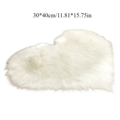 Heart-Shaped Plush Area Rug – Soft Faux Fur Indoor Carpet