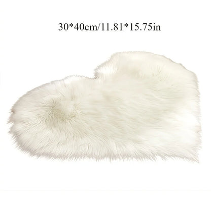 Heart-Shaped Plush Area Rug – Soft Faux Fur Indoor Carpet