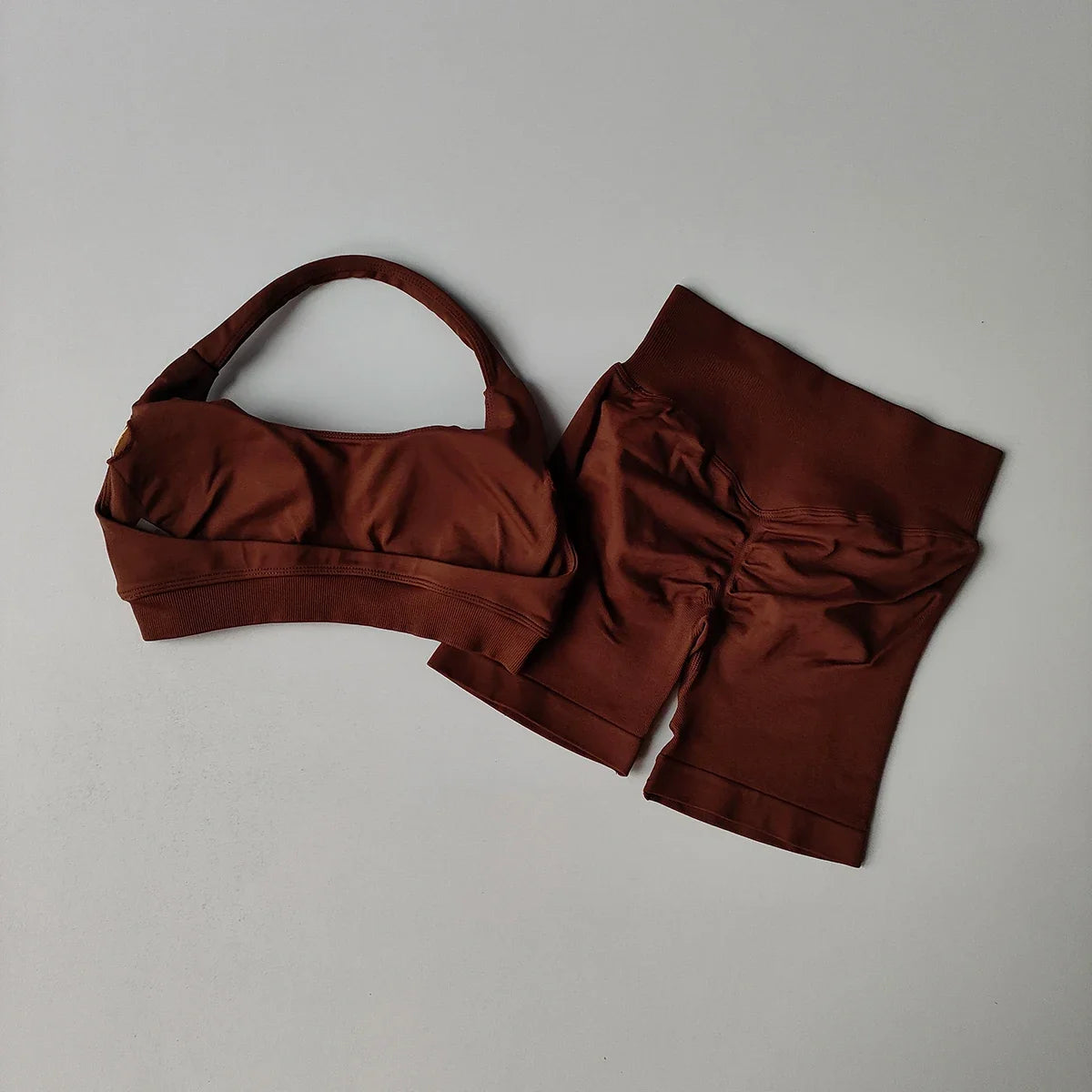 2-Piece Seamless Yoga Set – Women's Halter Sports Bra & Shorts