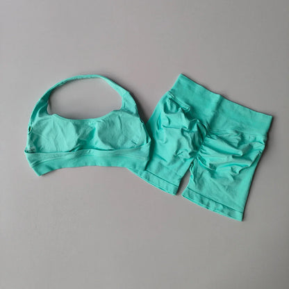 2-Piece Seamless Yoga Set – Women's Halter Sports Bra & Shorts