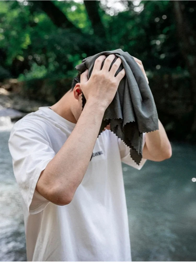 Quick-Dry Microfiber Travel Towel – Camping, Gym & Sports