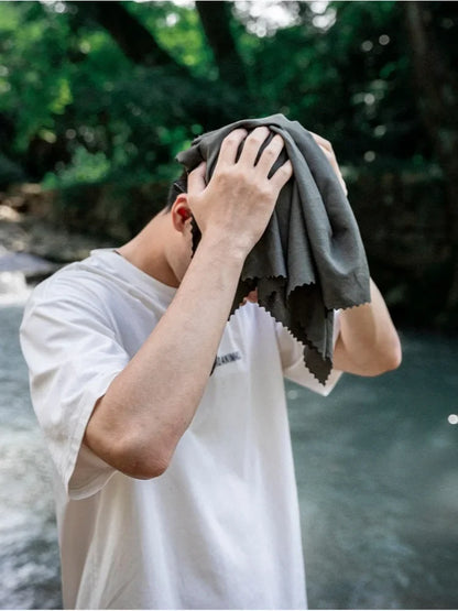 Quick-Dry Microfiber Travel Towel – Camping, Gym & Sports