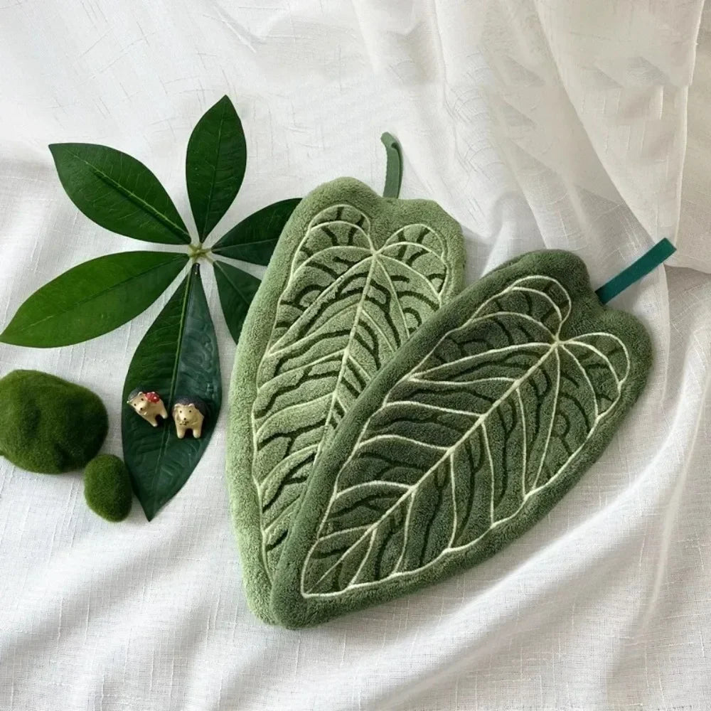 Leaf-Shaped Hand Towel – Absorbent Quick-Dry with Hanging Loop