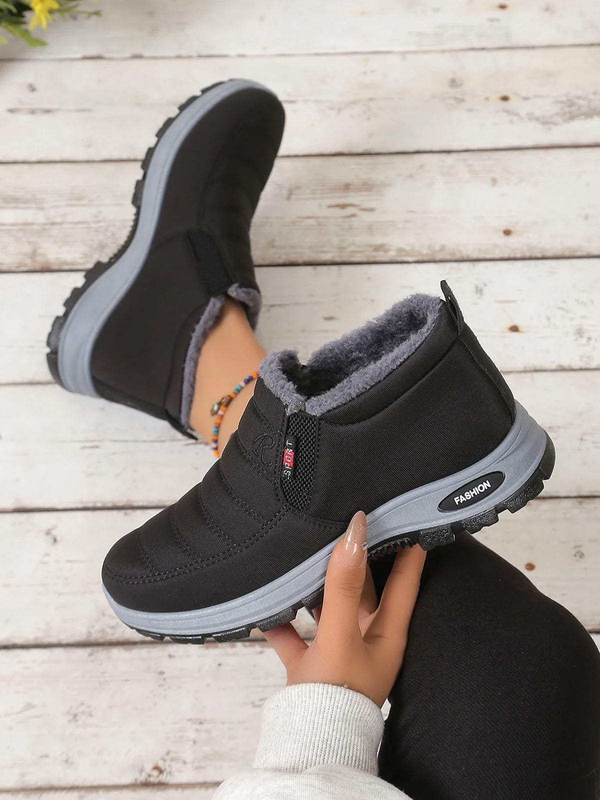 Women's Fleece-Lined Winter Snow Boots – Warm Mid-Top Zip