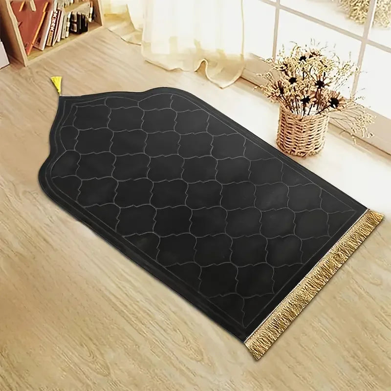 Islamic Prayer Rug – Soft Flannel Mat with Gold Tassels & Anti-Slip Backing