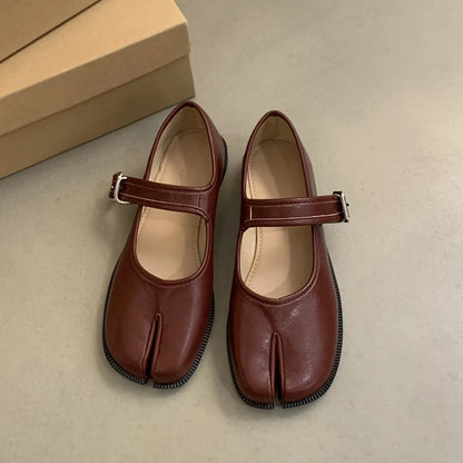 Women’s Split Toe Soft Leather Flat Loafers Casual Shoes