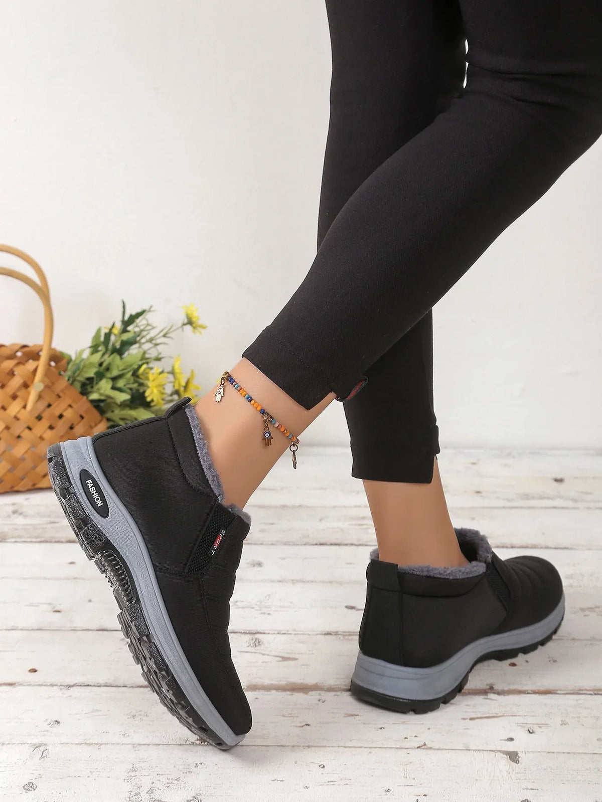 Women's Fleece-Lined Winter Snow Boots – Warm Mid-Top Zip