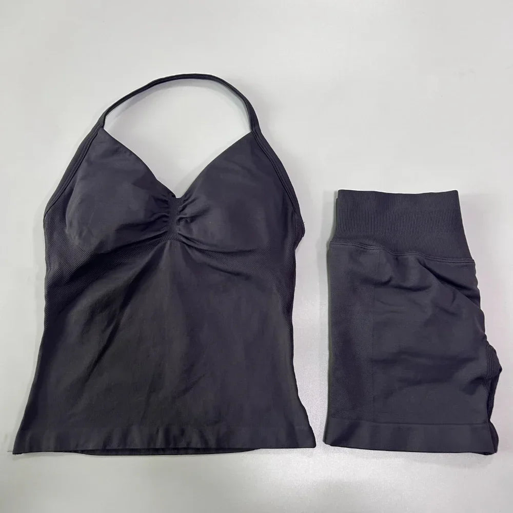 Women's 2-Piece Seamless Workout Set – Backless Tank Top & Scrunch Shorts