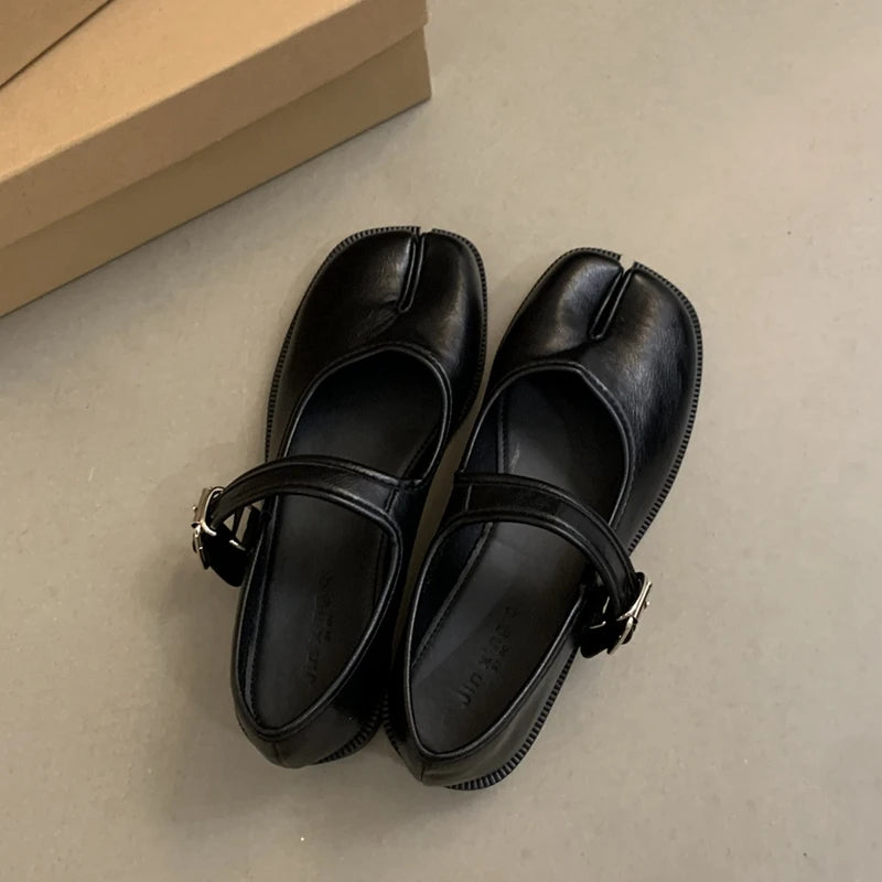 Women’s Split Toe Soft Leather Flat Loafers Casual Shoes
