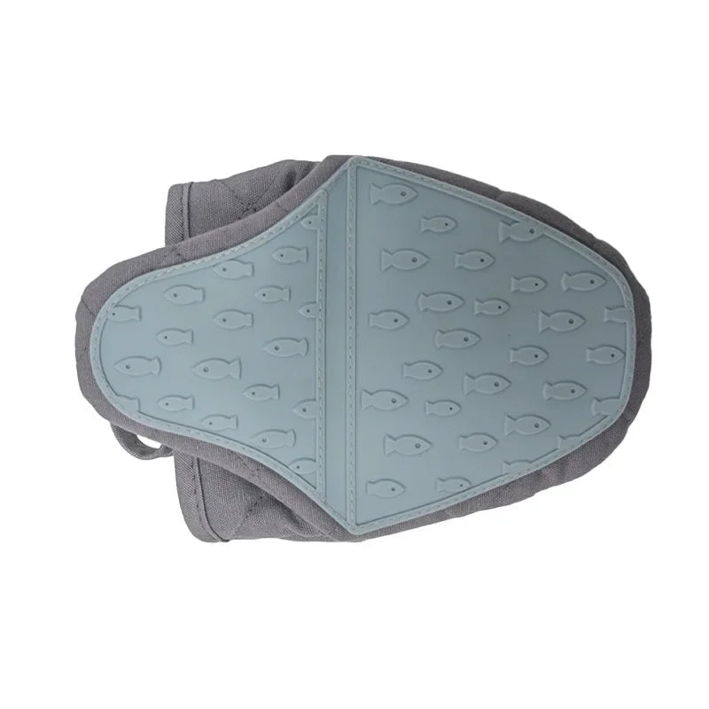 Fish-Shaped Silicone Oven Mitt – Heat-Resistant Kitchen Glove