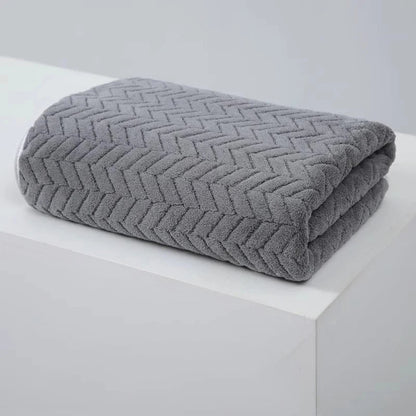 Thick Coral Velvet Bath Towel – Soft, Absorbent & Quick-Dry